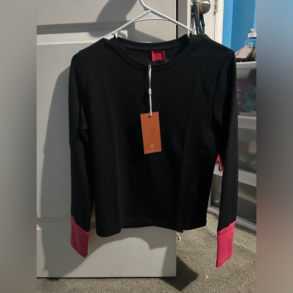 Olivvi Black With Pink scoop neck Size Medium NWT